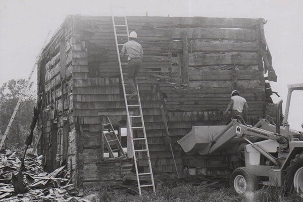image of the move of the curtis house
