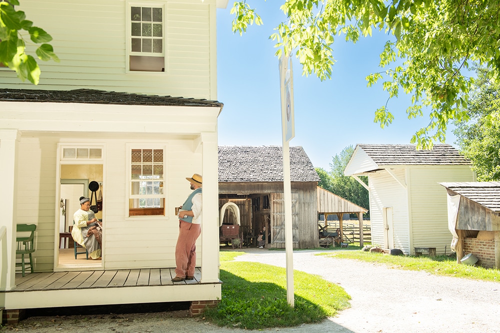 Prairietown residents at the Golden Eagle Inn